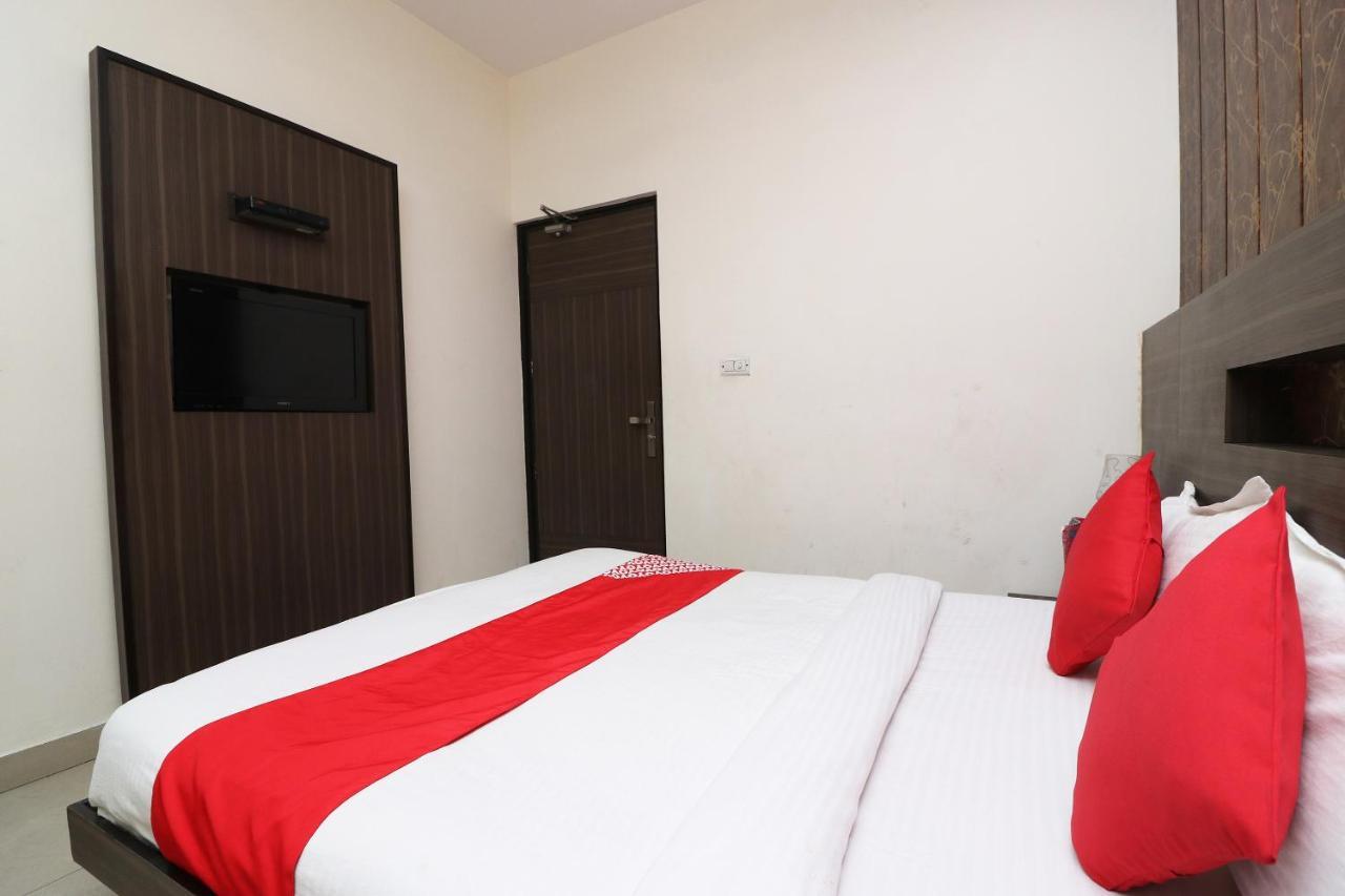 Oyo 18753 Hotel Glance Inn New Delhi Exterior photo
