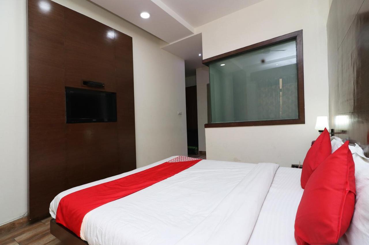 Oyo 18753 Hotel Glance Inn New Delhi Exterior photo