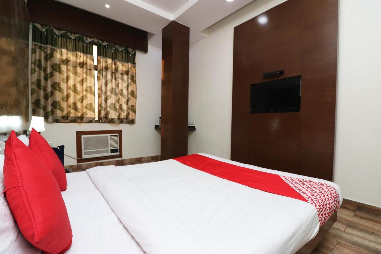 Oyo 18753 Hotel Glance Inn New Delhi Exterior photo