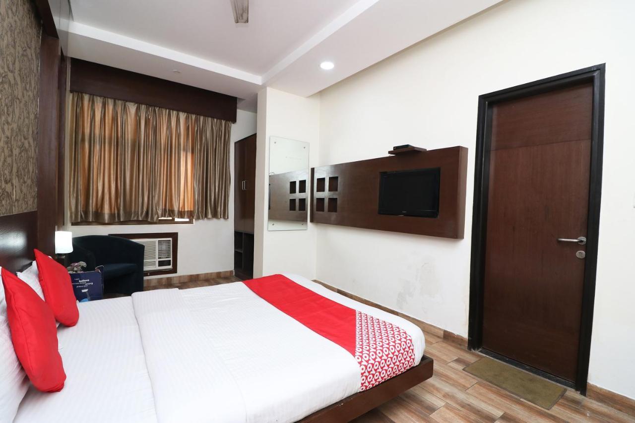 Oyo 18753 Hotel Glance Inn New Delhi Exterior photo