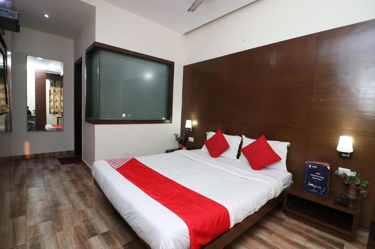 Oyo 18753 Hotel Glance Inn New Delhi Exterior photo