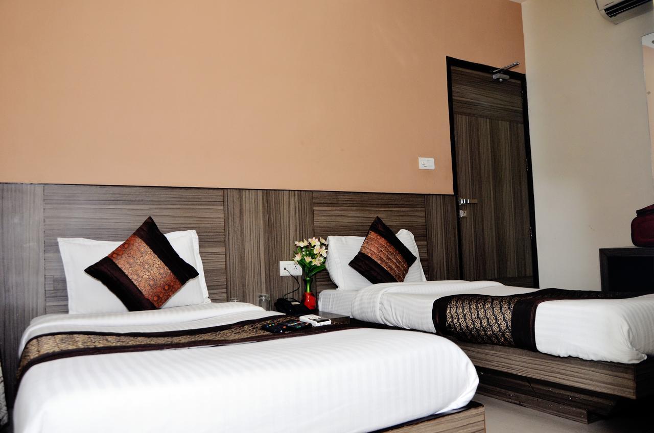 Oyo 18753 Hotel Glance Inn New Delhi Exterior photo