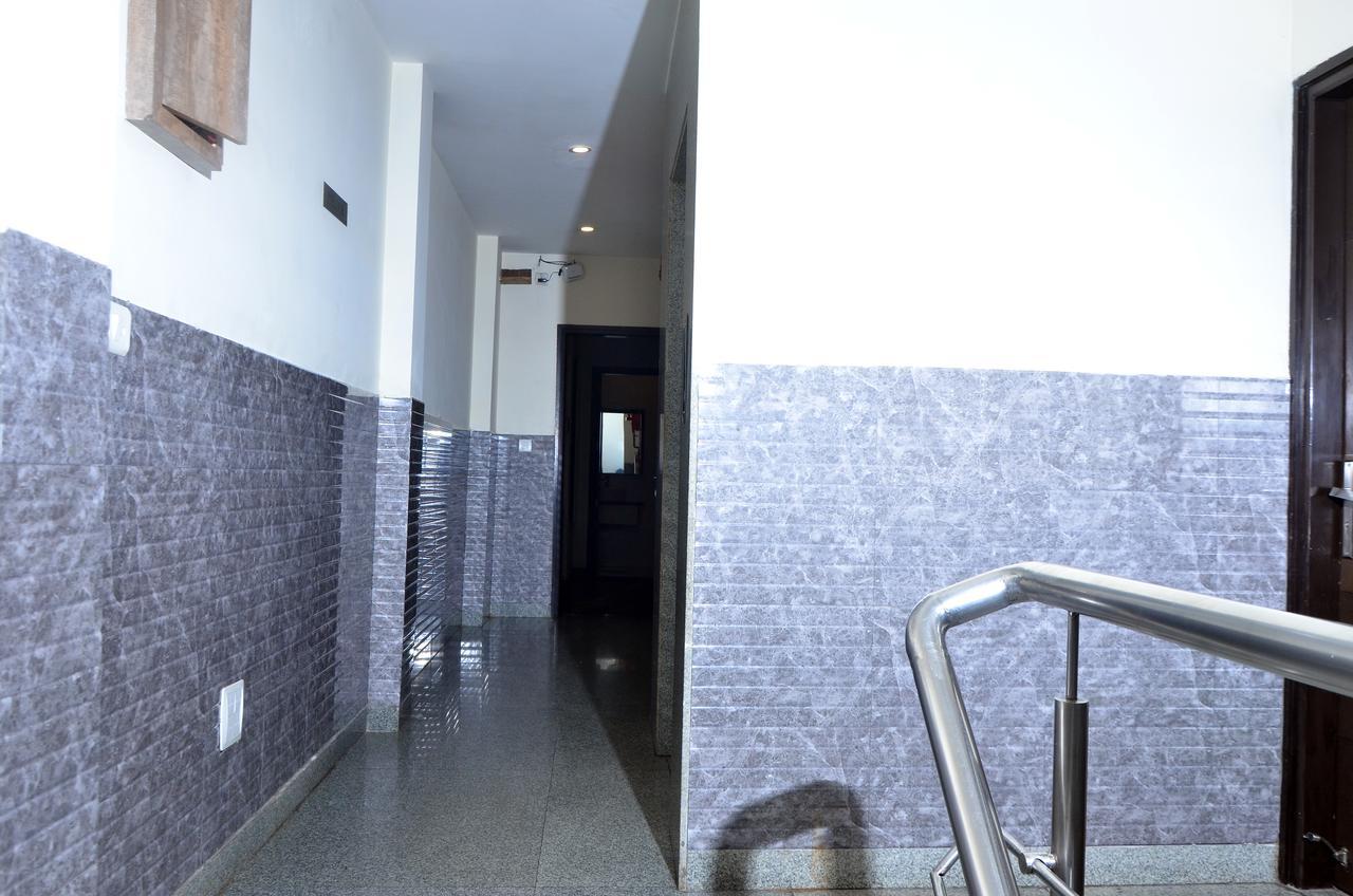 Oyo 18753 Hotel Glance Inn New Delhi Exterior photo