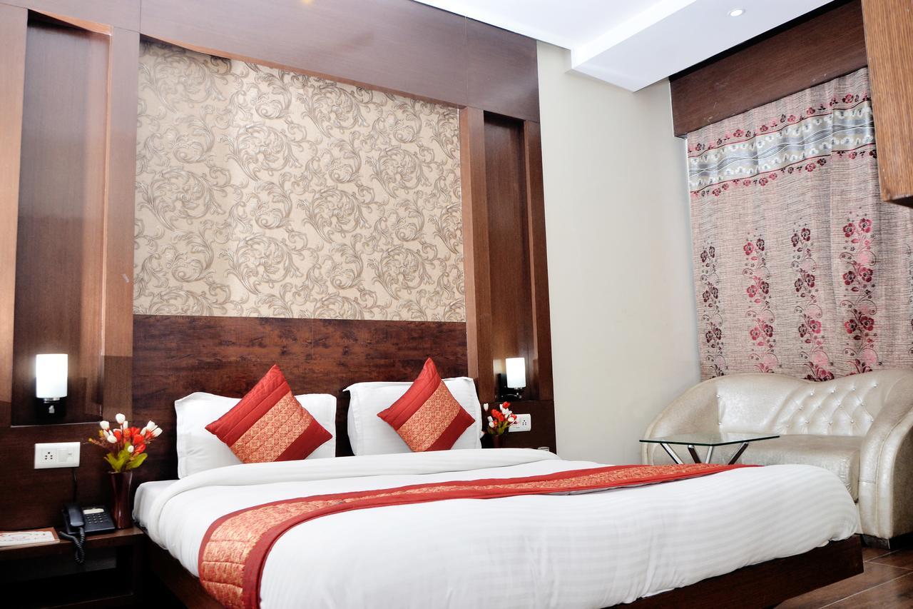 Oyo 18753 Hotel Glance Inn New Delhi Exterior photo