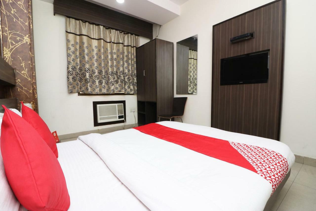 Oyo 18753 Hotel Glance Inn New Delhi Exterior photo