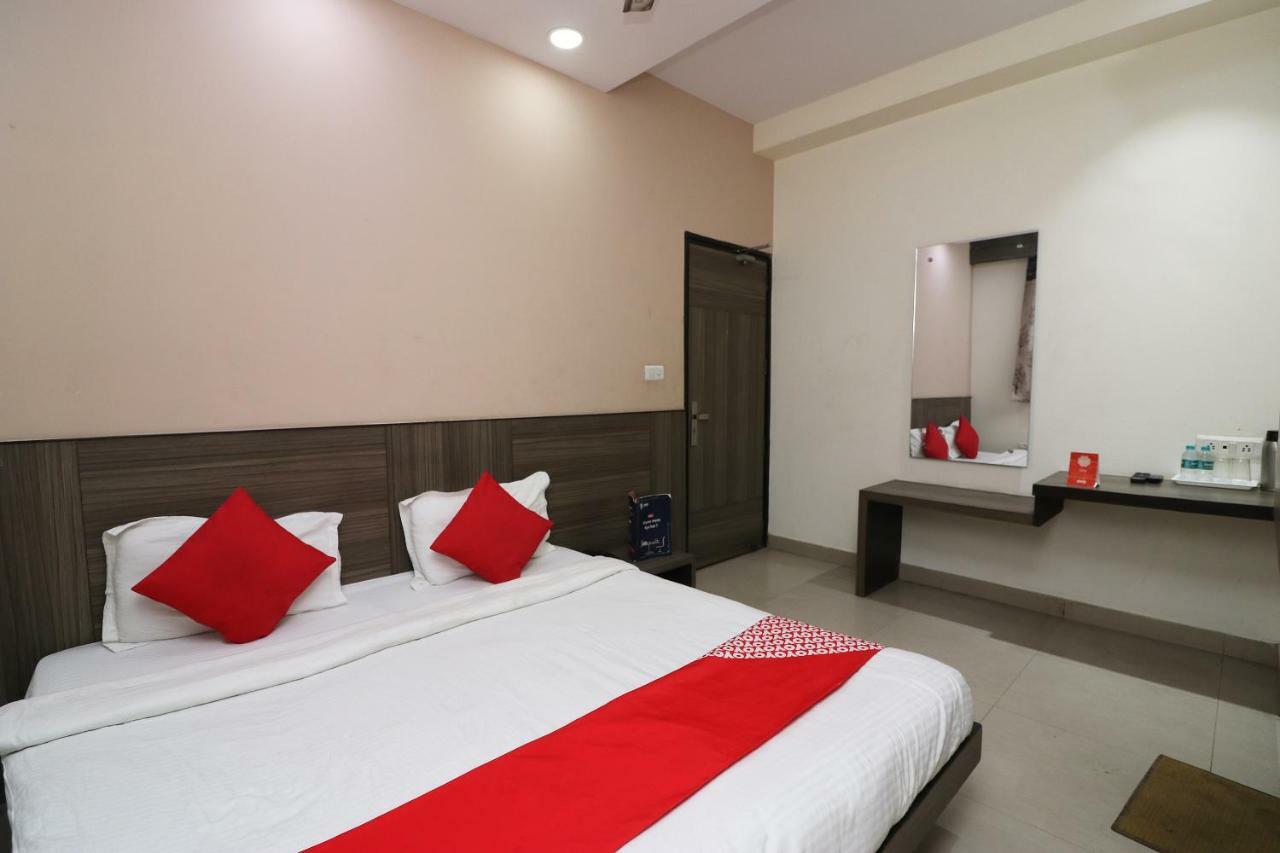 Oyo 18753 Hotel Glance Inn New Delhi Exterior photo